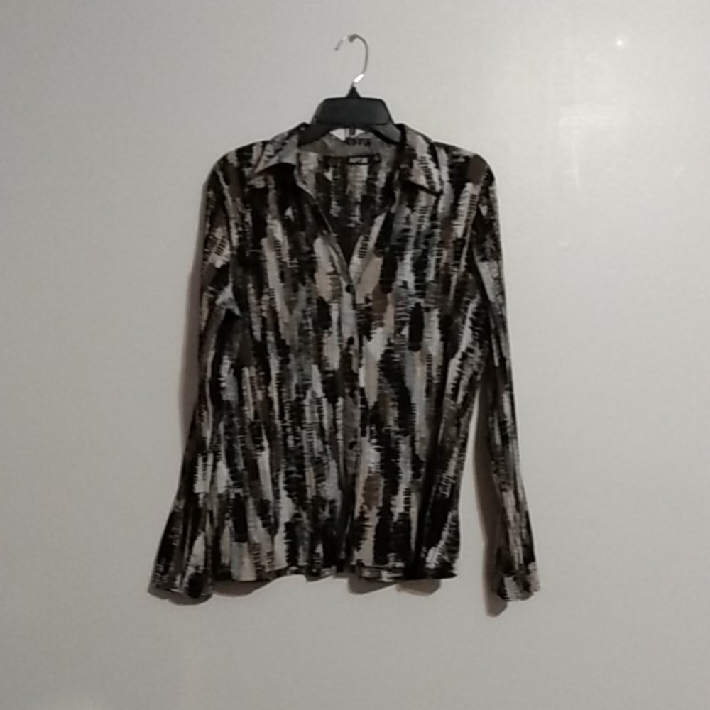 Long sleeve dress shirt